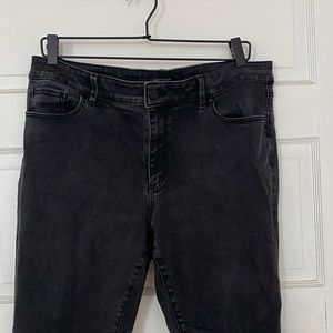 Ann Taylor | Black Skinny Fit Curvy Jeans